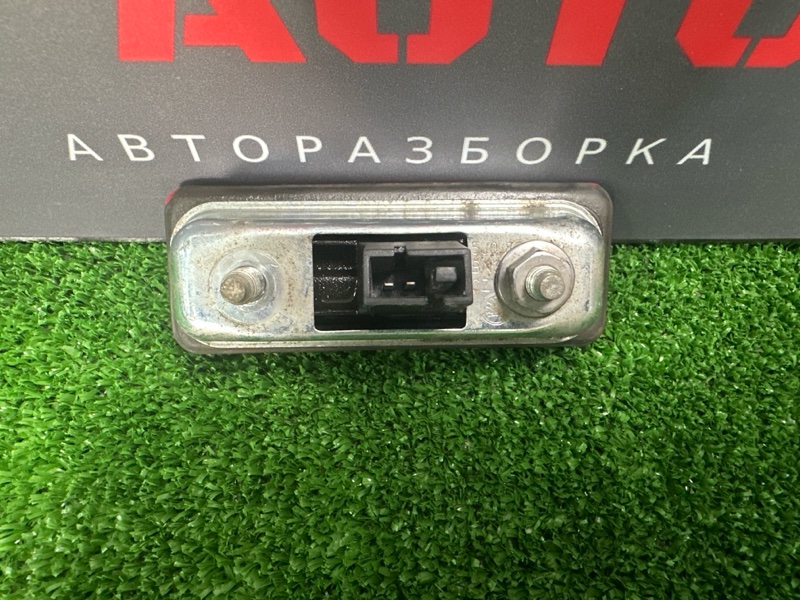 Кнопка открывания багажника Skoda Fabia 2 2011 HB