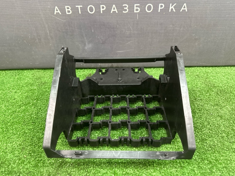 Кронштейн блока предохранителей Skoda Fabia 2 2011 HB