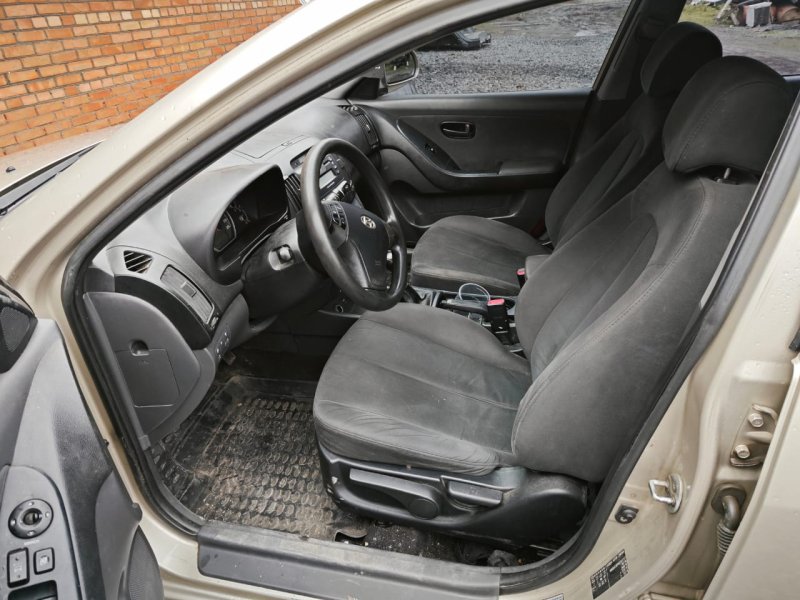 Стекло глухое заднее Hyundai Elantra HD 2008