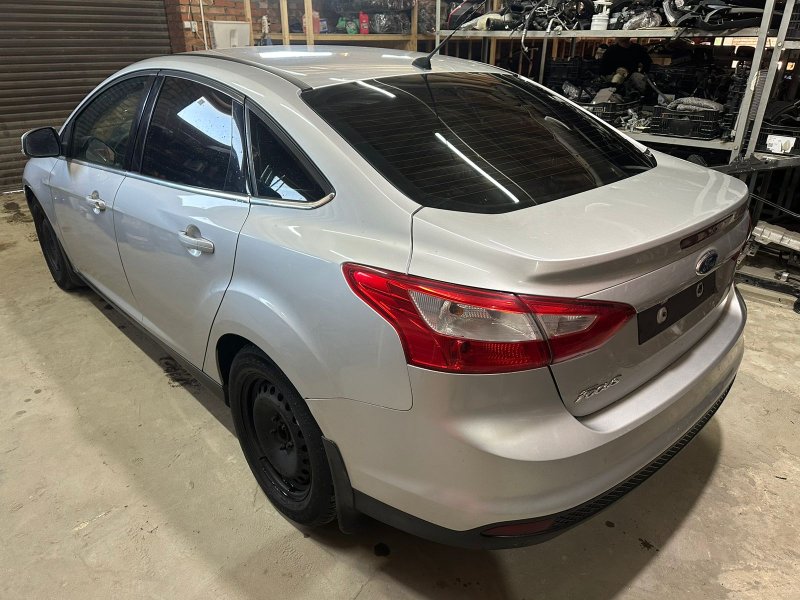 Накладка центральной стойки нижняя Ford Focus 3 2013