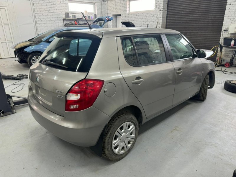 Четверть (лонжерон) Skoda Fabia 2 2011