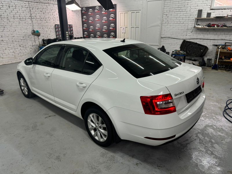 Рукоять с чехлом МКПП Skoda Octavia 2018 A7