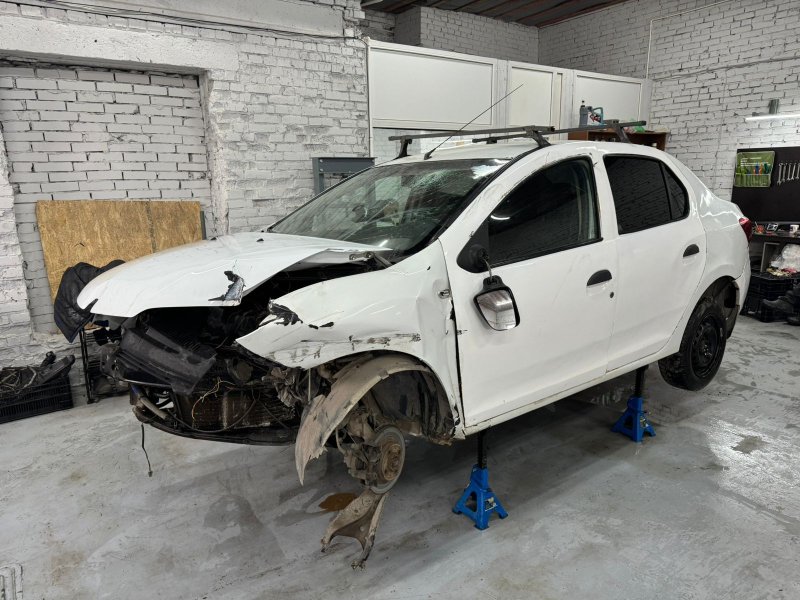 Насос водяной (помпа) Renault Nissan Lada