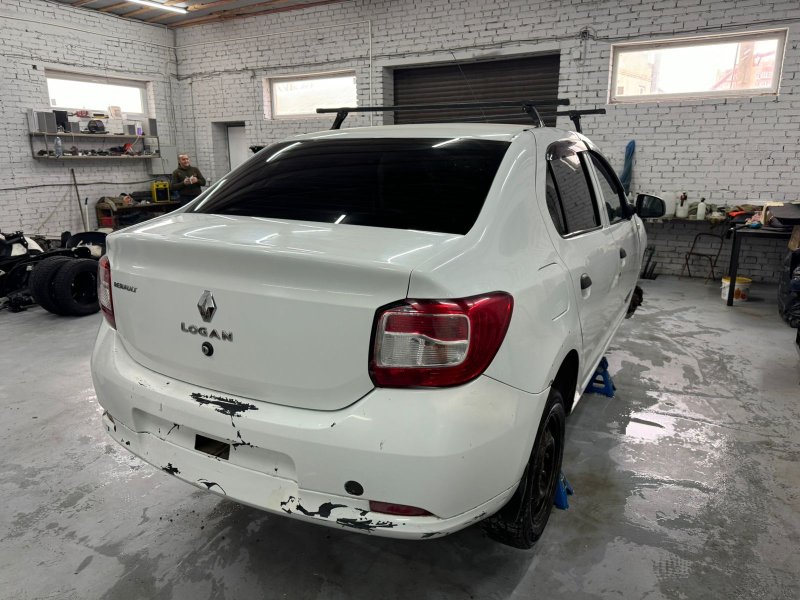Насос водяной (помпа) Renault Nissan Lada