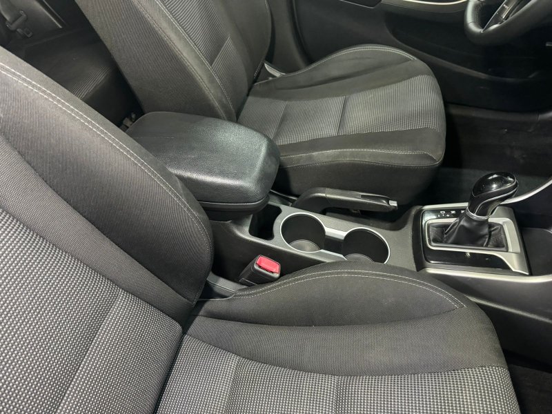 Уплотнитель двери Hyundai i30 2012 SW