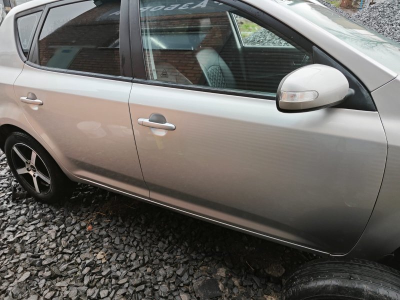 Уплотнитель двери Kia Ceed 1 HB 2011 ED
