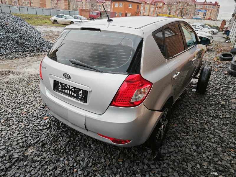 Стекло глухое заднее Kia Ceed 1 HB 2012 ED