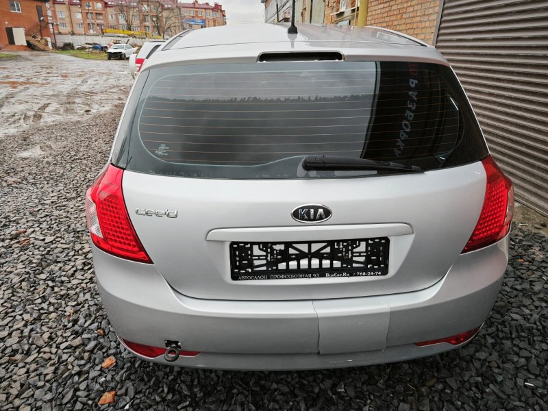 Уплотнитель проема двери Kia Ceed 1 HB 2011 ED
