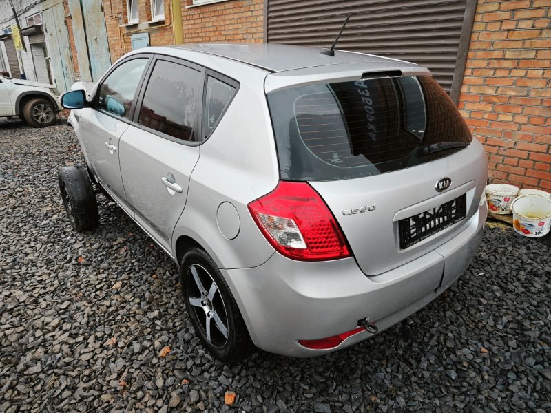 Пол багажника (тазик) и задняя панель Kia Ceed 1 HB 2012 ED