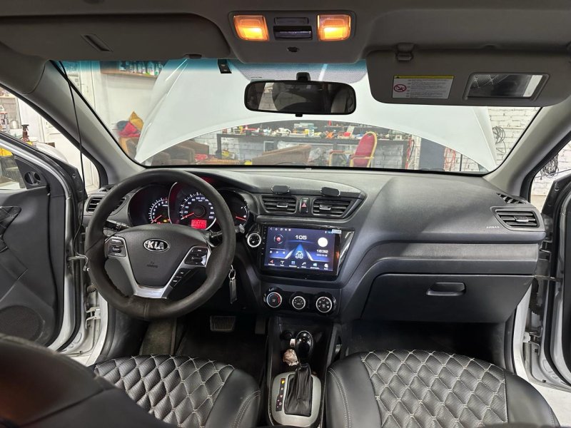 Уплотнитель двери Kia Rio 3 2017 QB