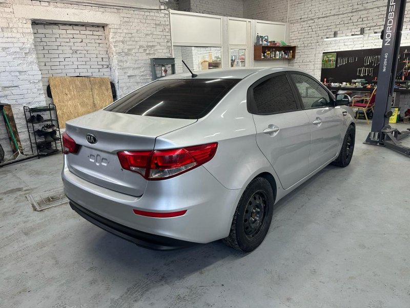 Уплотнитель двери Kia Rio 3 2017 QB
