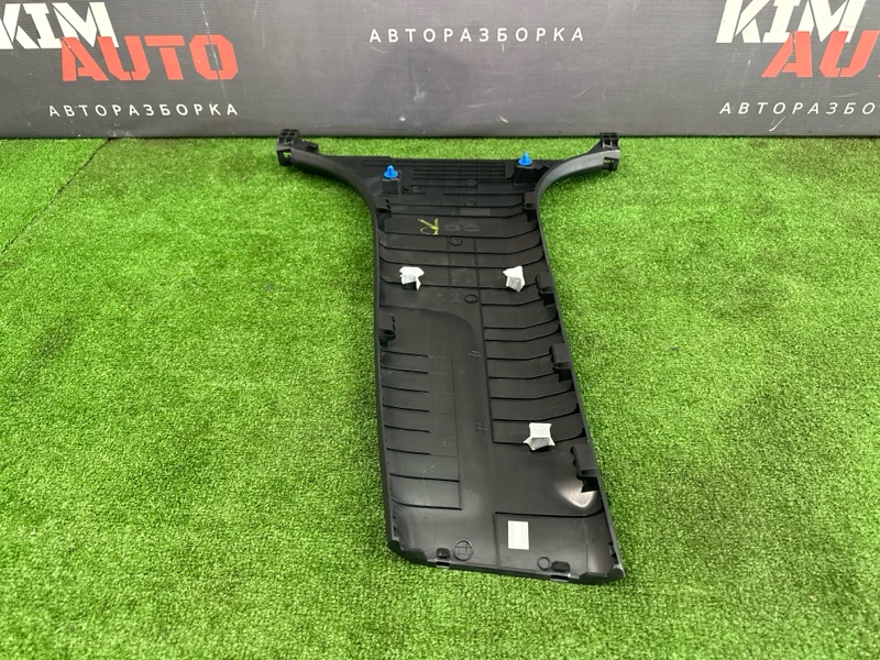 Накладка центральной стойки нижняя Kia Rio X 2021
