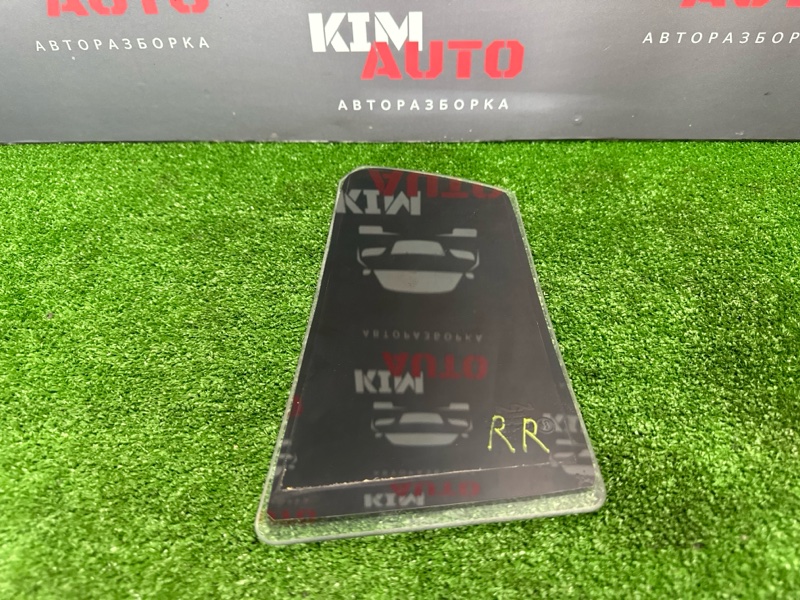 Стекло заднее глухое Kia Rio X 2021