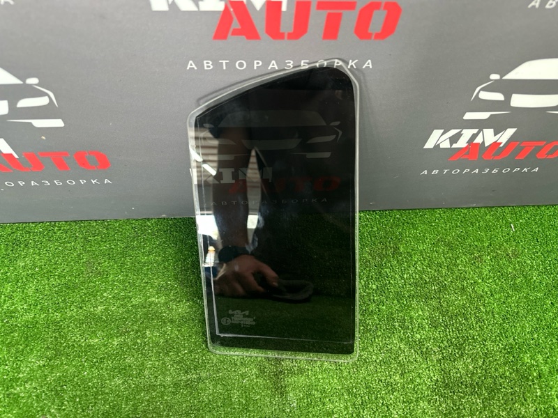 Стекло заднее глухое Kia Rio X 2021