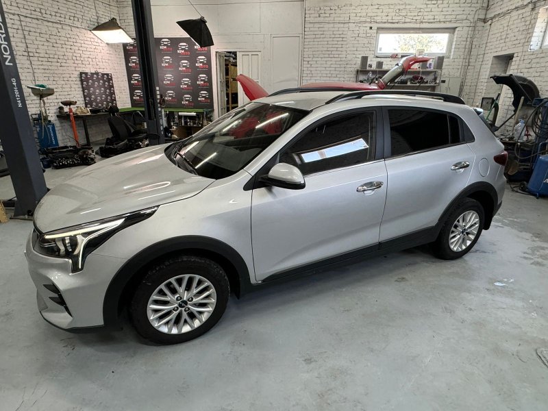 Стекло двери глухое Kia Rio X 2021
