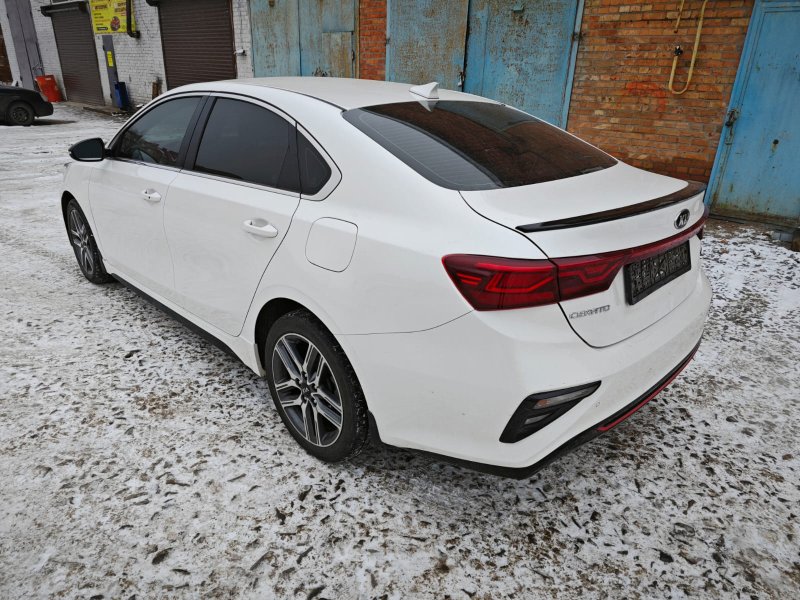 Уплотнитель стекла направляющий Kia Cerato 4 2019 BD