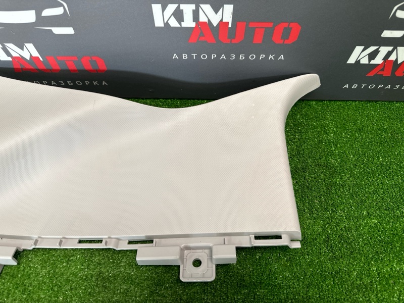 Накладка стойки задняя левая Kia Rio X 2021