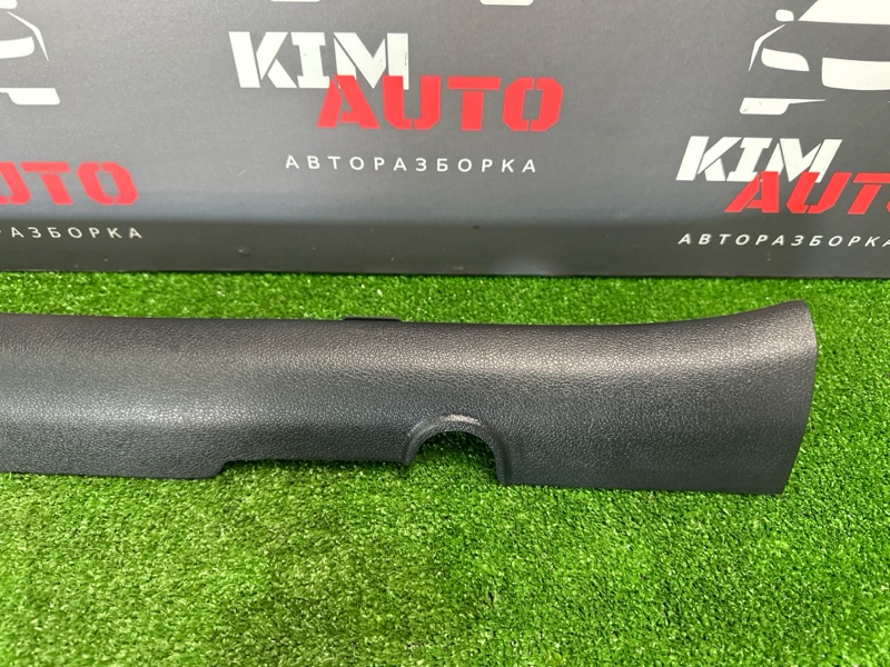 Накладка порога внутренняя Kia Rio X 2021