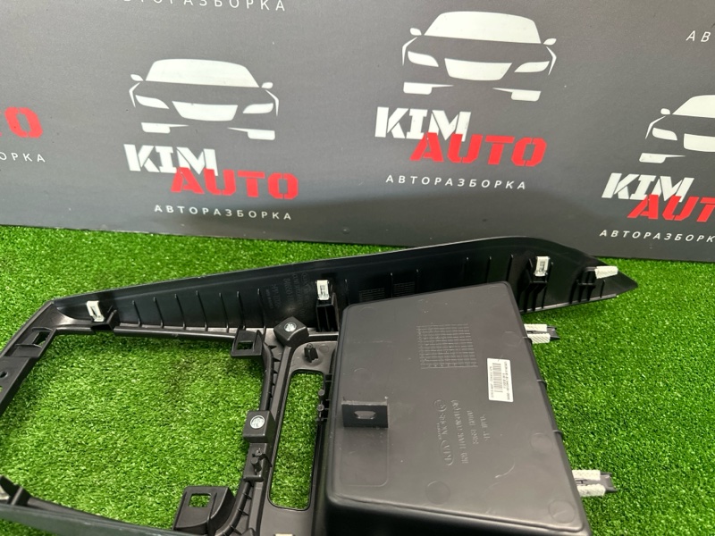 Накладка центральной консоли Kia Rio X 2021
