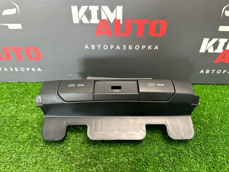 Блок розеток 12V Kia Rio X 2021