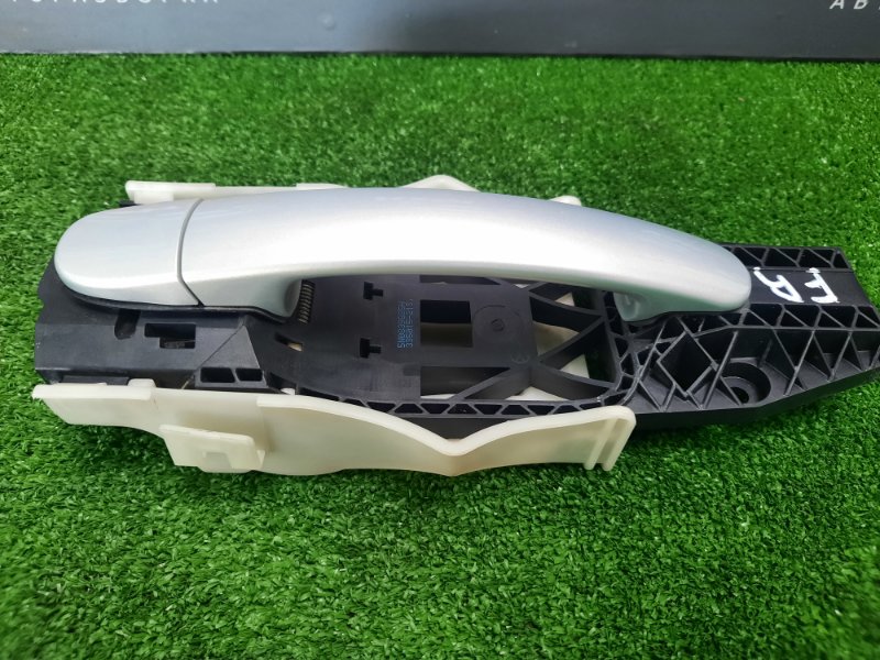Ручка двери наружная Skoda Rapid 2016