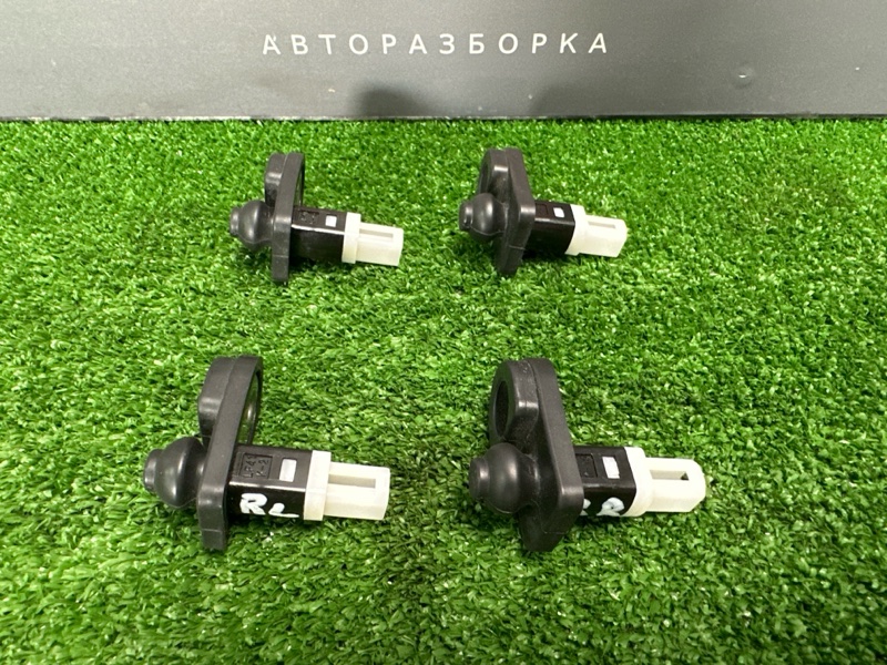 Концевик двери Kia Rio X 2021
