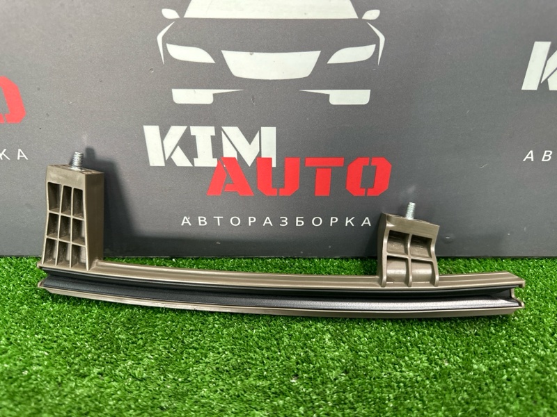 Направляющая стекла двери Kia Rio X 2021