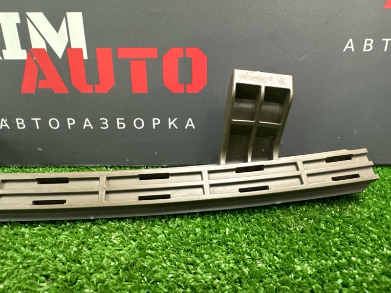 Направляющая стекла двери Kia Rio X 2021
