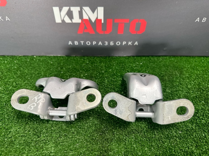 Петли двери Kia Rio X 2021