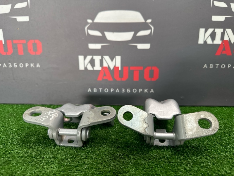 Петли двери Kia Rio X 2021