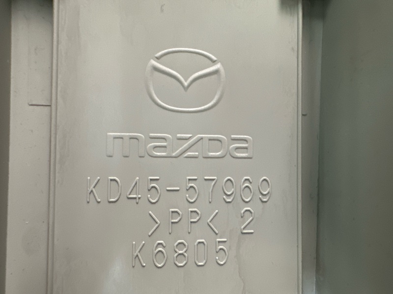 Накладка центральной стойки верхняя Mazda CX-5 2016 KE