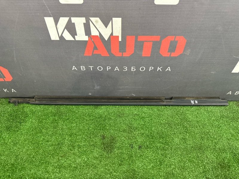 Уплотнитель стекла наружный (Бархотка) Mazda CX-5 2016 KE