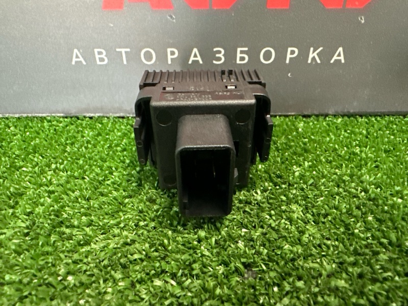 Кнопка корректора фар Volkswagen Polo 2013