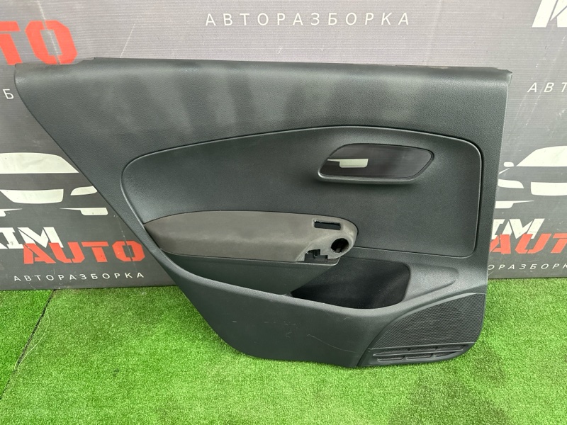 Обшивка двери Volkswagen Polo 2013