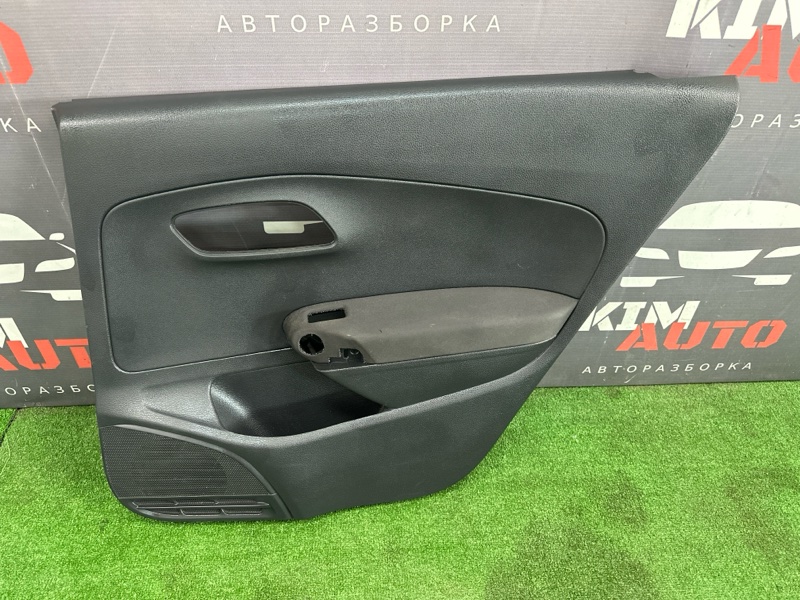 Обшивка двери Volkswagen Polo 2013