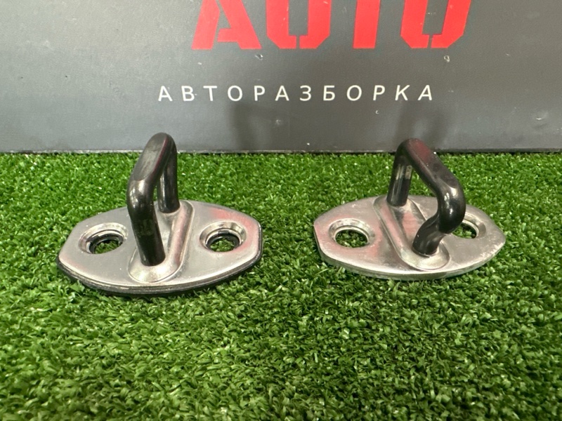 Ответная часть замка двери Volkswagen Polo 2013