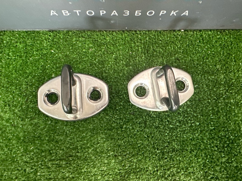 Ответная часть замка двери Volkswagen Polo 2013