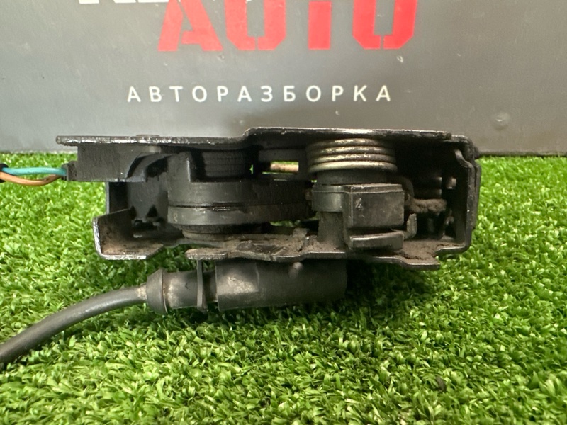 Замок капота Volkswagen Polo 2013