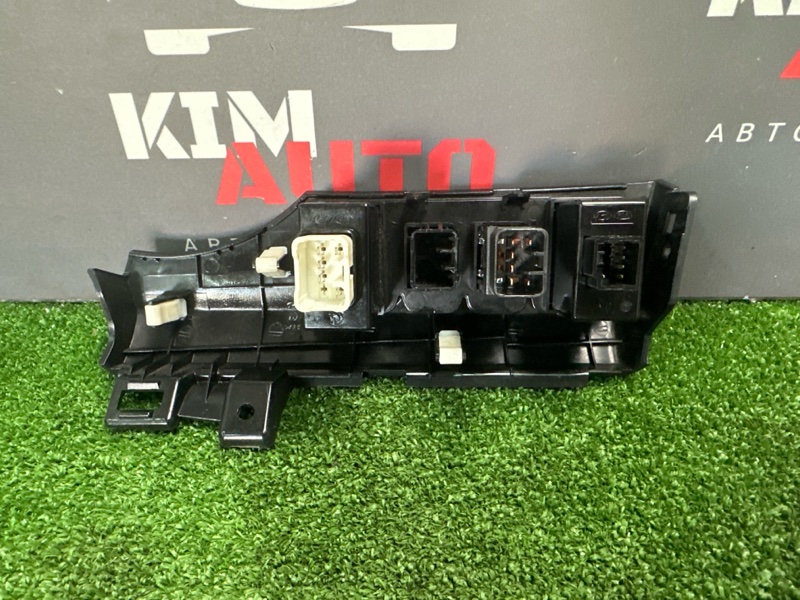 Блок кнопок Kia Rio 3 2011 QB