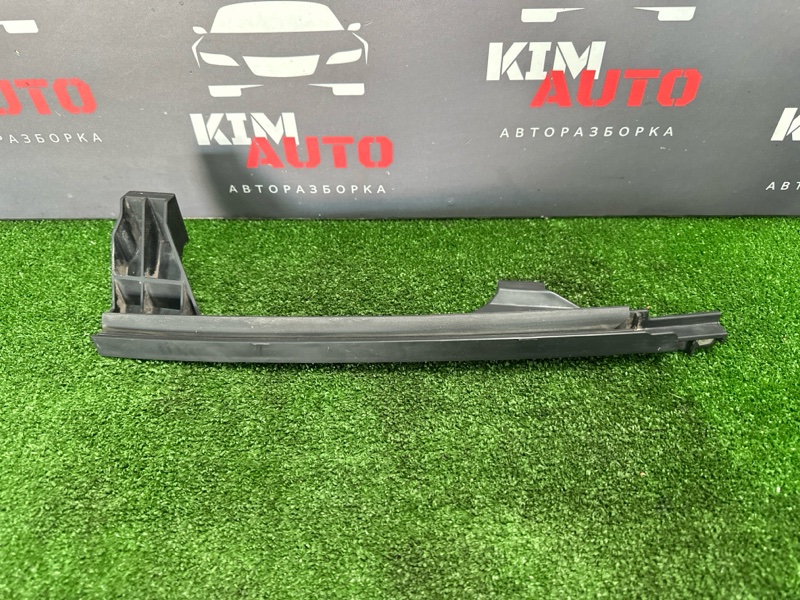 Направляющая стекла двери Kia Rio 3 2011 QB