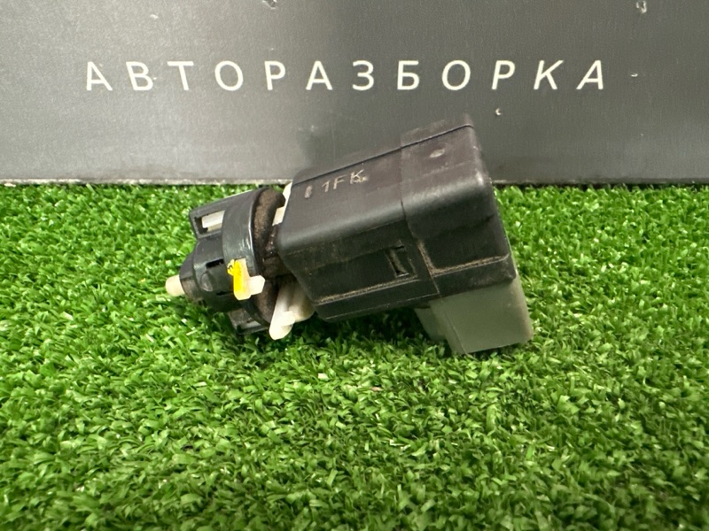 Выключатель стоп-сигнала(лягушка) Kia Rio 3 2011 QB