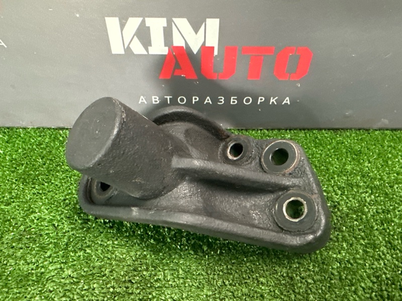 Кронштейн правой подушки двигателя Kia Rio 3 2011 QB