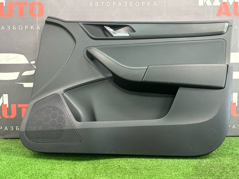 Обшивка двери Skoda Rapid 2016