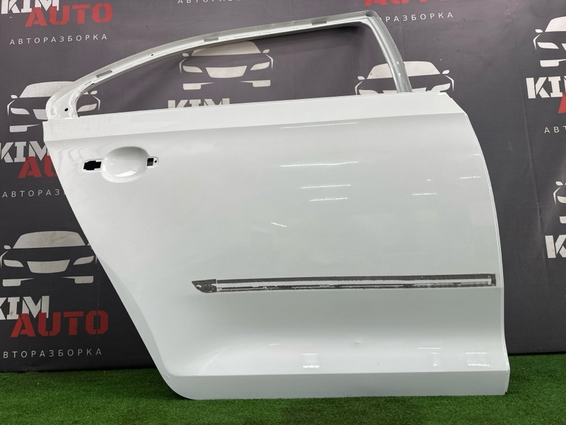 Дверь с повреждениями Skoda Rapid 2016