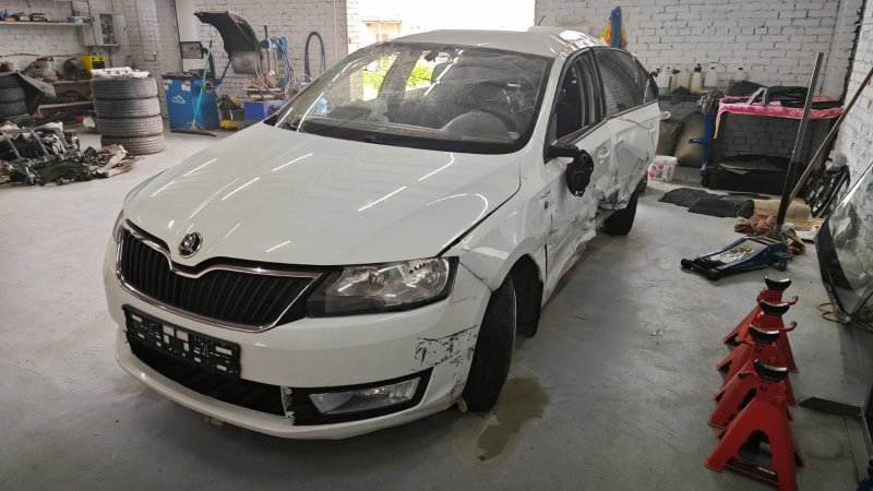 Накладка торпедо Skoda Rapid 2016