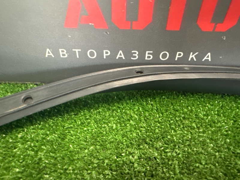 Уплотнитель двери нижний Skoda Rapid 2016