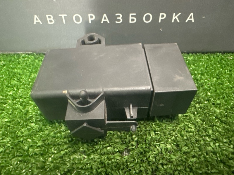 Блок управления подогревом сидений Skoda Rapid 2016