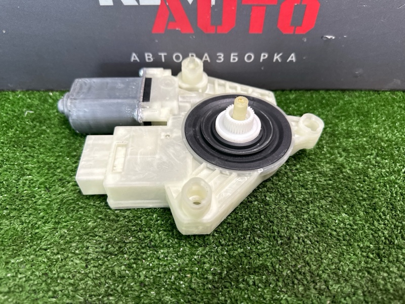 Моторчик стеклоподъёмника Skoda Rapid 2016