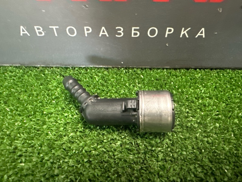 Быстросъем топливной трубки Skoda Rapid 2016