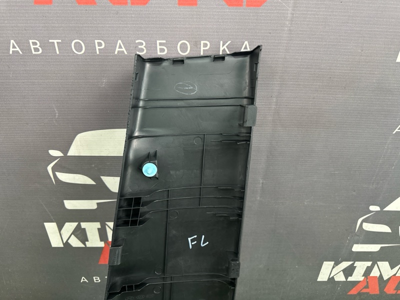Накладка центральной стойки нижняя Kia Rio 3 2014 QB
